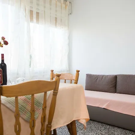 Star Apartment *