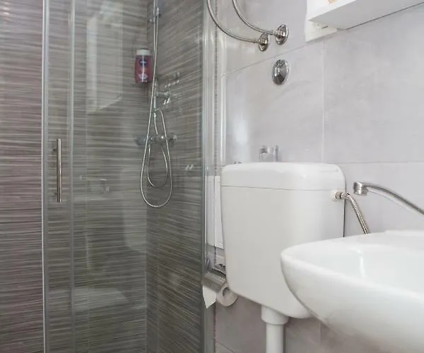 Star Апартаменти *